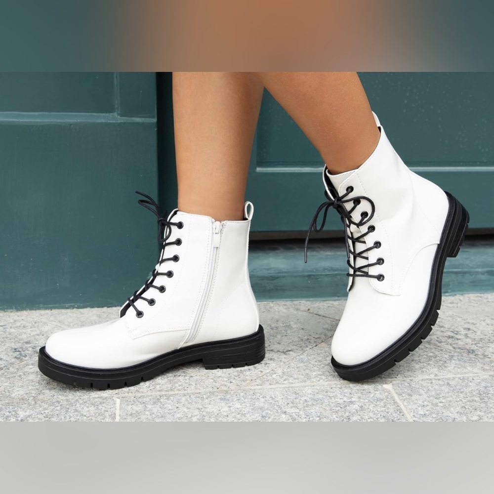 Levi strauss & co Girl Vegan Leather Platform Boot Size 5.5. New w/out box